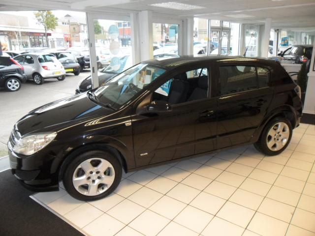 2008 VAUXHALL ASTRA 1.8 CLUB 16V E4 5d image 2