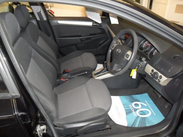 2008 VAUXHALL ASTRA 1.8 CLUB 16V E4 5d image 4