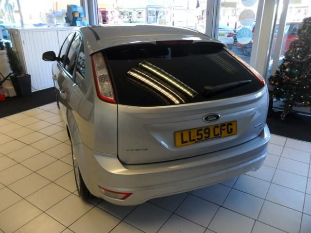 2009 FORD FOCUS 1.8 ZETEC 5d image 3