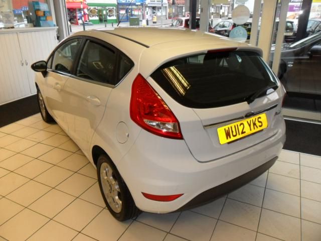 2012 FORD FIESTA 1.2 ZETEC 5d image 3