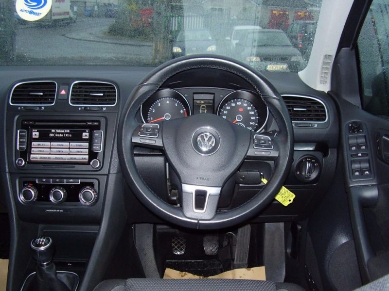 2010 VOLKSWAGEN GOLF SE TSI image 4