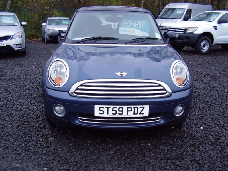 2010 MINI HATCH COOPER image 1