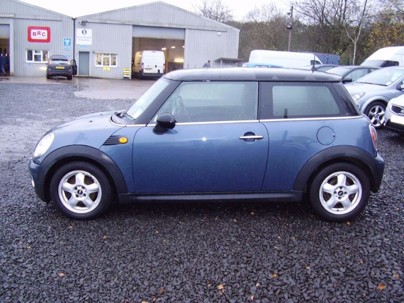 2010 MINI HATCH COOPER image 2