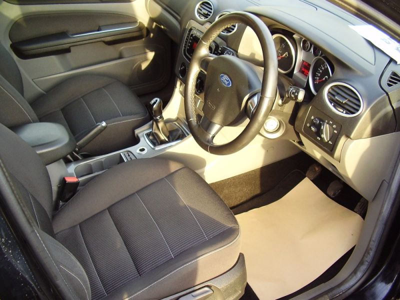 2008 FORD FOCUS TITANIUM image 4