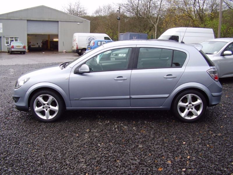 2009 VAUXHALL ASTRA SRI image 2