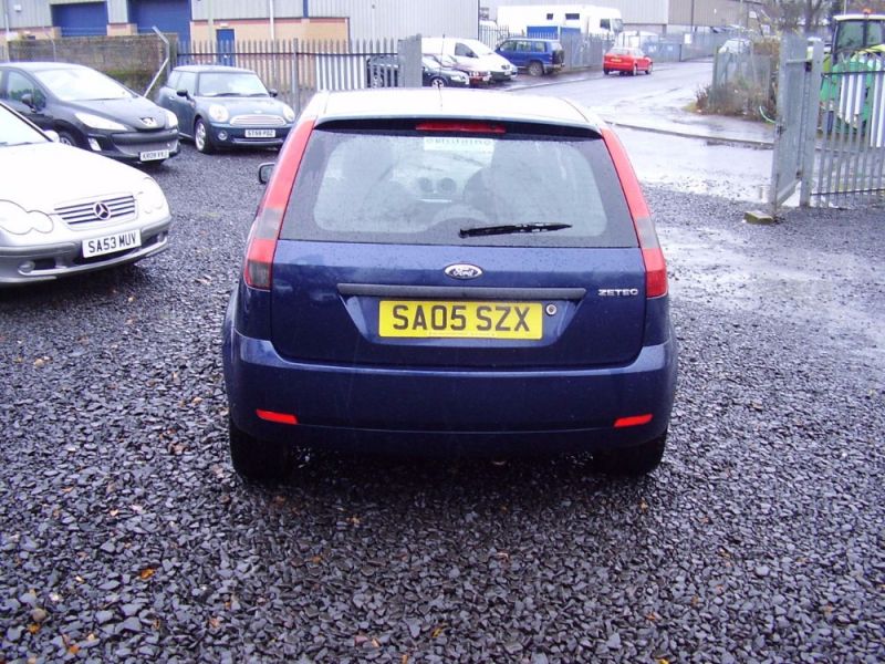 2005 FORD FIESTA ZETEC image 4