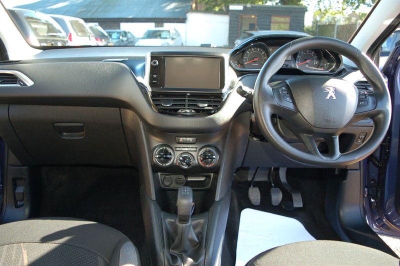 2013 Peugeot 208 ACTIVE 1.2 image 4