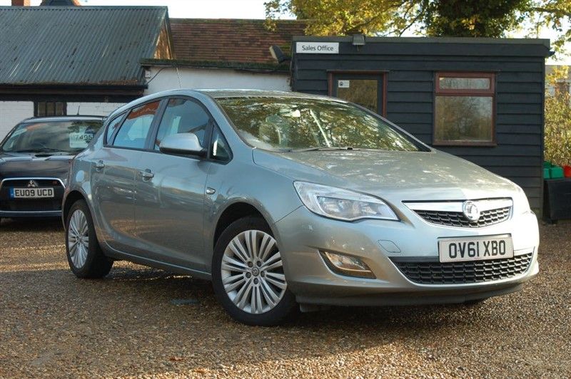 2012 Vauxhall Astra EXCITE 1.4 image 1
