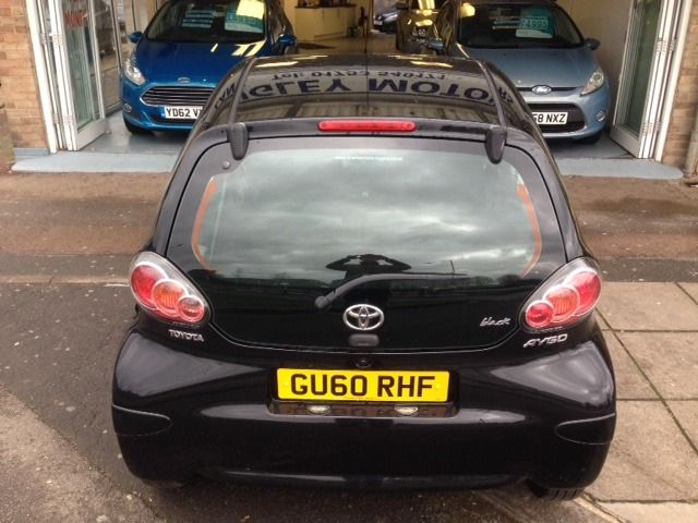 2010 Toyota Aygo 1.0 VVT-i Black 3dr image 3