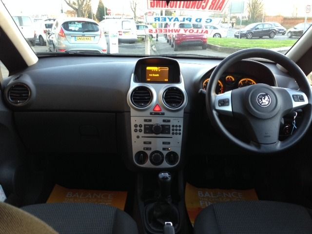 2011 Vauxhall Corsa 1.0 Ecoflex Excite 3dr image 4
