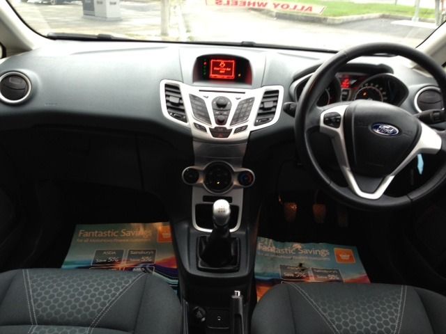 2008 Ford Fiesta 1.4 Zetec 5dr image 4