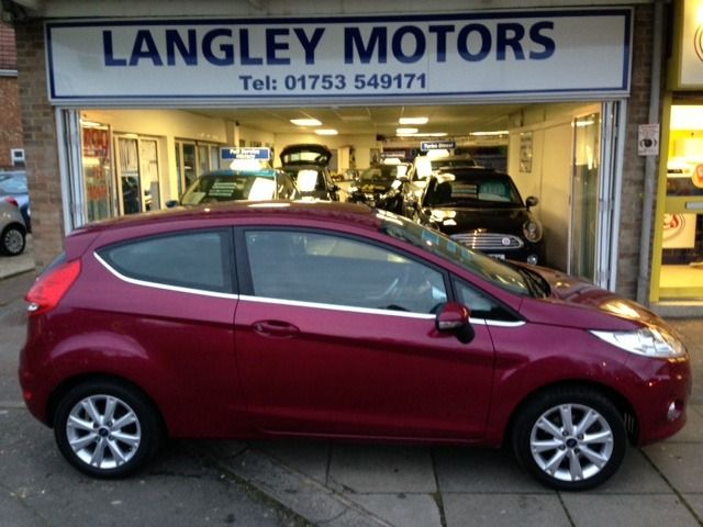 2010 Ford Fiesta 1.2 Zetec 3dr image 2