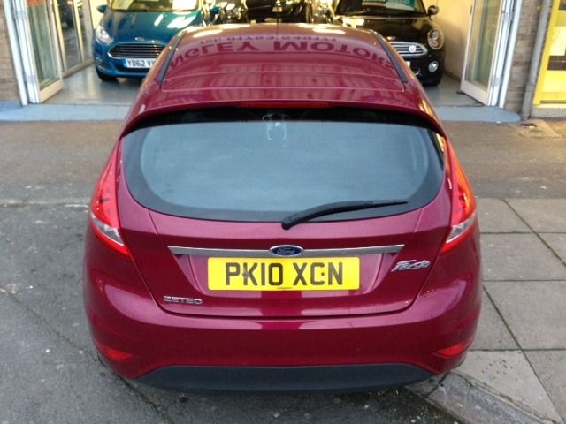 2010 Ford Fiesta 1.2 Zetec 3dr image 3