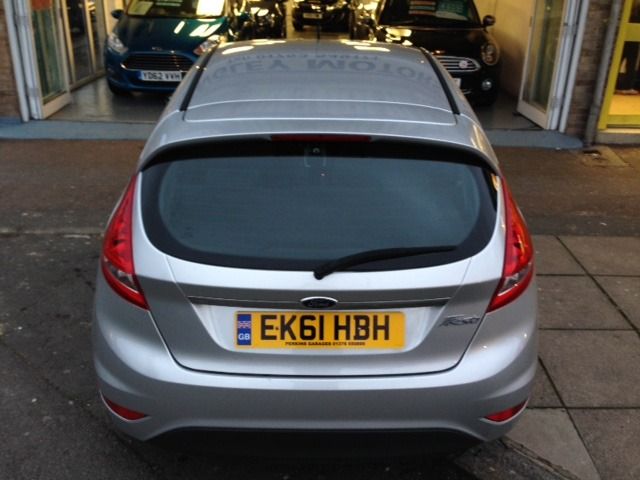 2011 Ford Fiesta 1.2 Zetec 3dr image 2