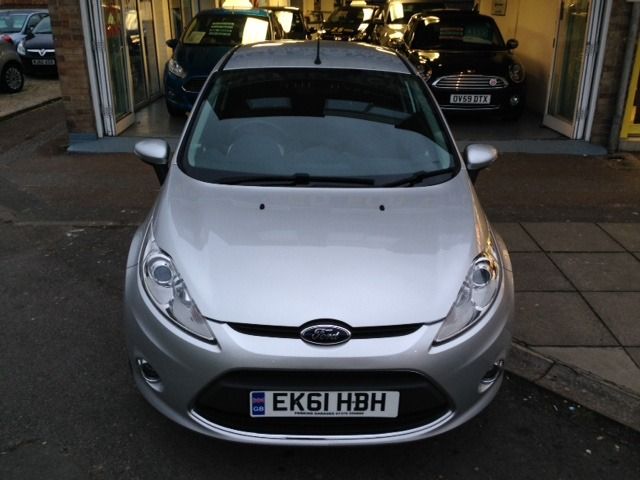 2011 Ford Fiesta 1.2 Zetec 3dr image 3