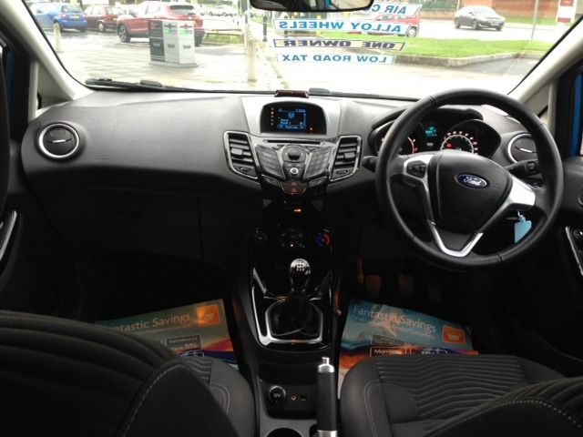 2013 Ford Fiesta 1.2 Zetec 3dr (New Shape) image 4