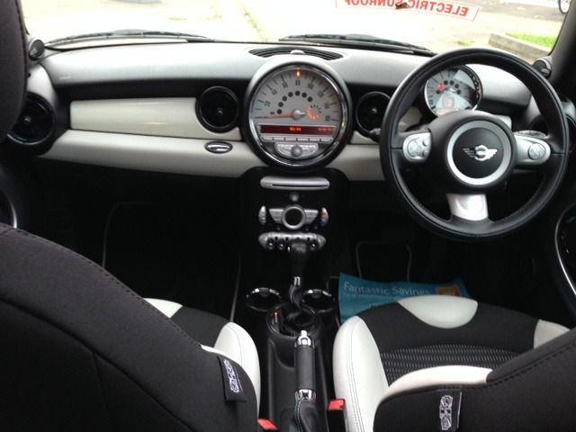 2009 Mini Cooper 1.6 'Camden' Automatic 3dr image 4