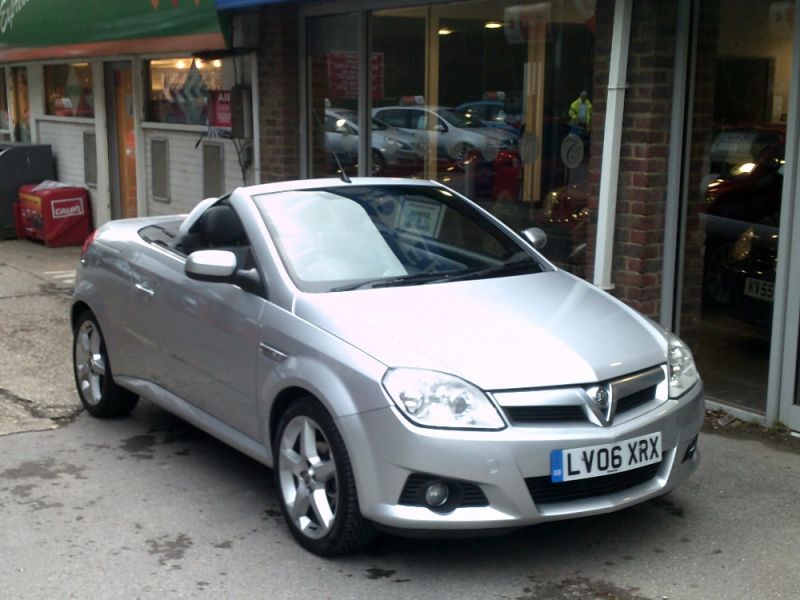 2006 VAUXHALL TIGRA EXCLUSIV 16V image 3