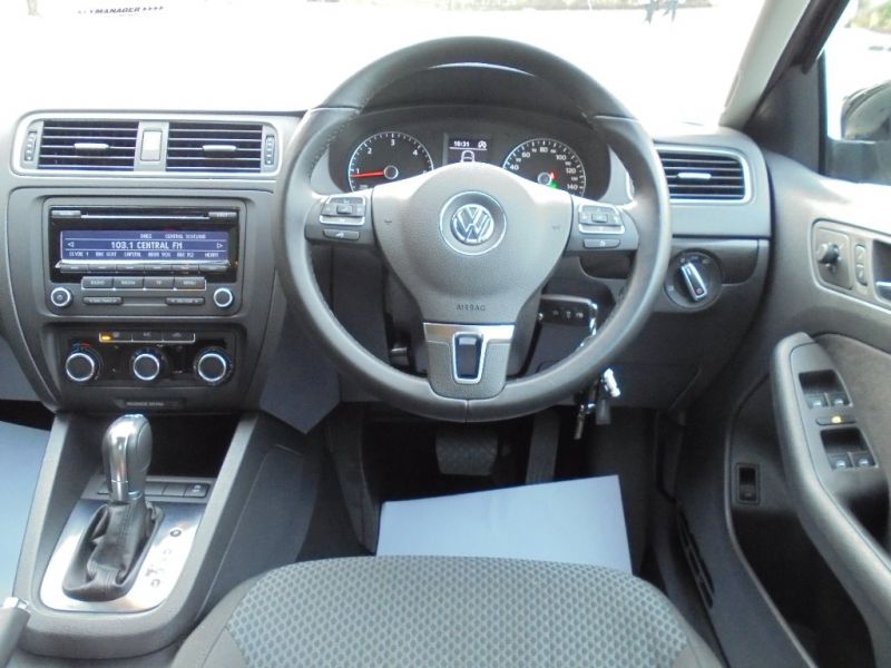 2012 Volkswagen Jetta 1.6 TDI SE 4dr image 4