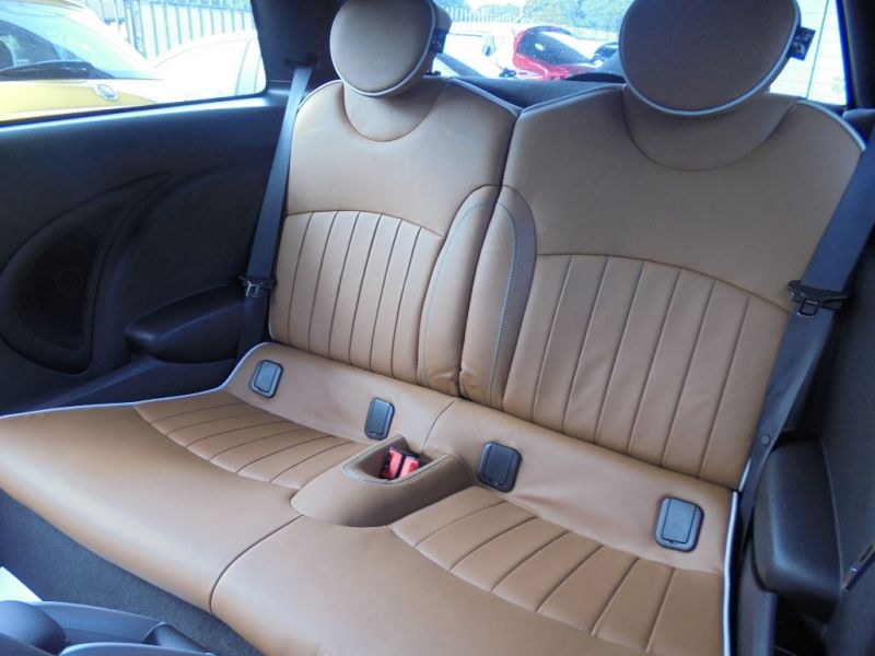 2009 MINI Hatch Cooper 1.6 Cooper Mayfair 3dr image 5