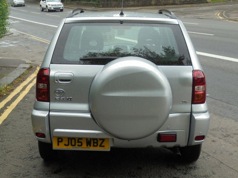 2005 Toyota RAV4 2.0 D-4D XT3 5dr image 3