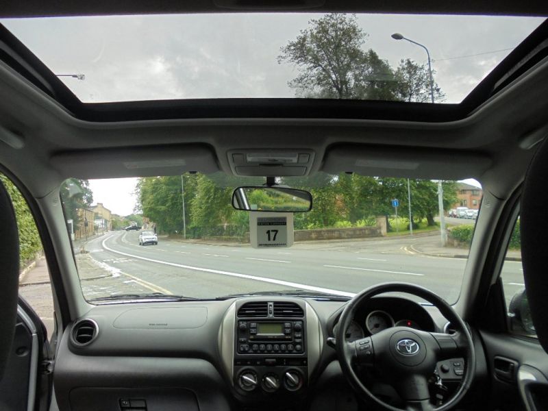 2005 Toyota RAV4 2.0 D-4D XT3 5dr image 4