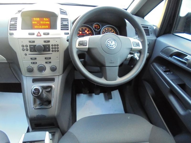 2008 Vauxhall Zafira 1.6 16v Exclusiv 5dr image 4