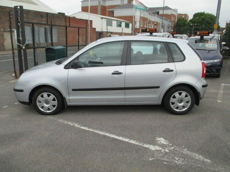 2004 Volkswagen Polo 1.2 5d image 2