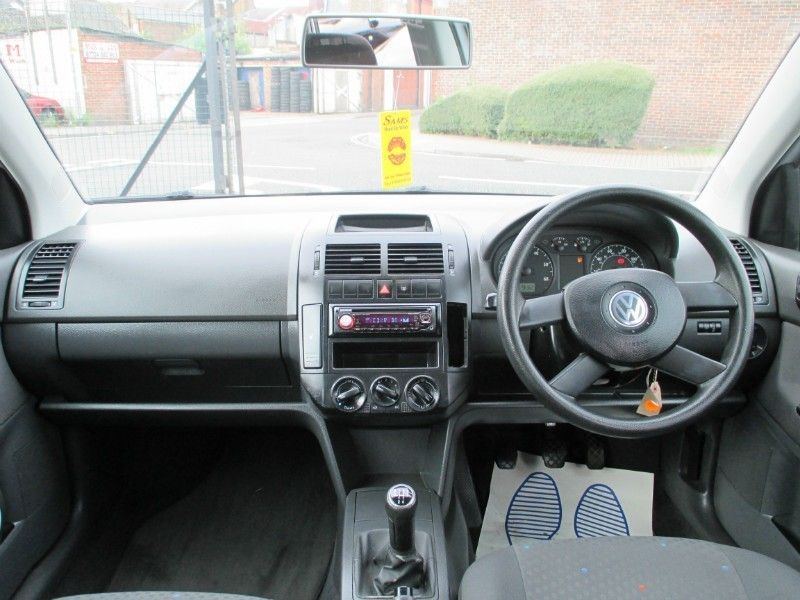 2004 Volkswagen Polo 1.2 5d image 4