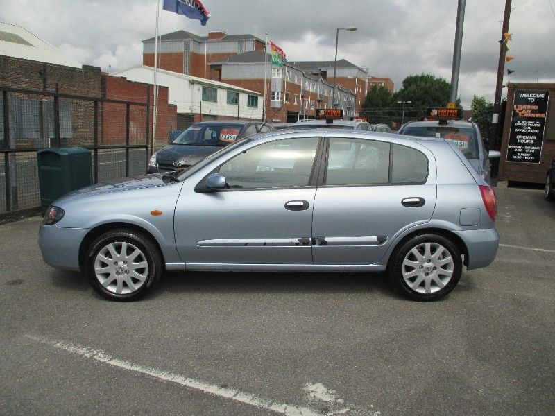 2005 Nissan Almera 1.5 SVE Hatchback 5d image 2