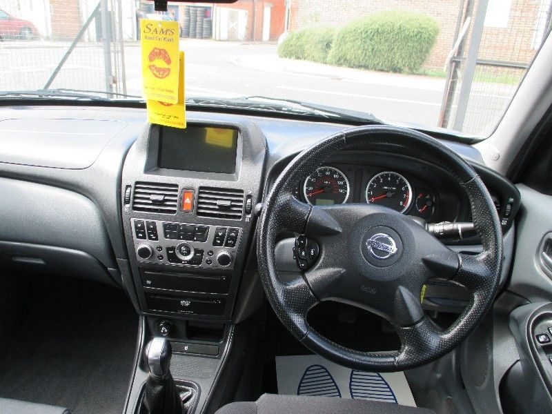 2005 Nissan Almera 1.5 SVE Hatchback 5d image 4