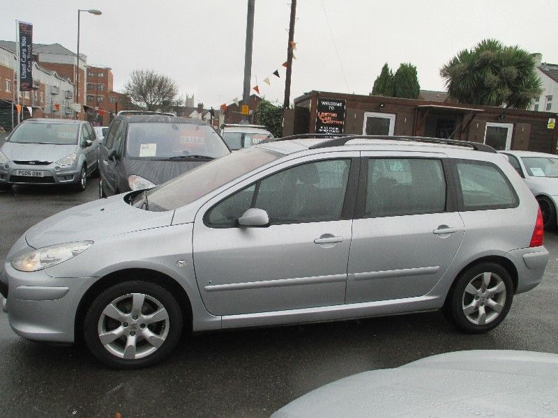 2006 Peugeot 307 1.6HDi S 5d image 2