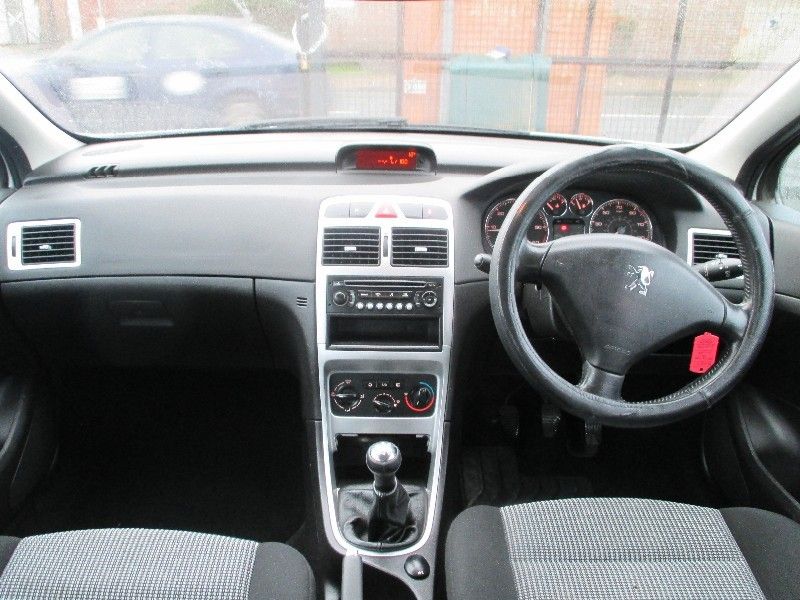 2006 Peugeot 307 1.6HDi S 5d image 4