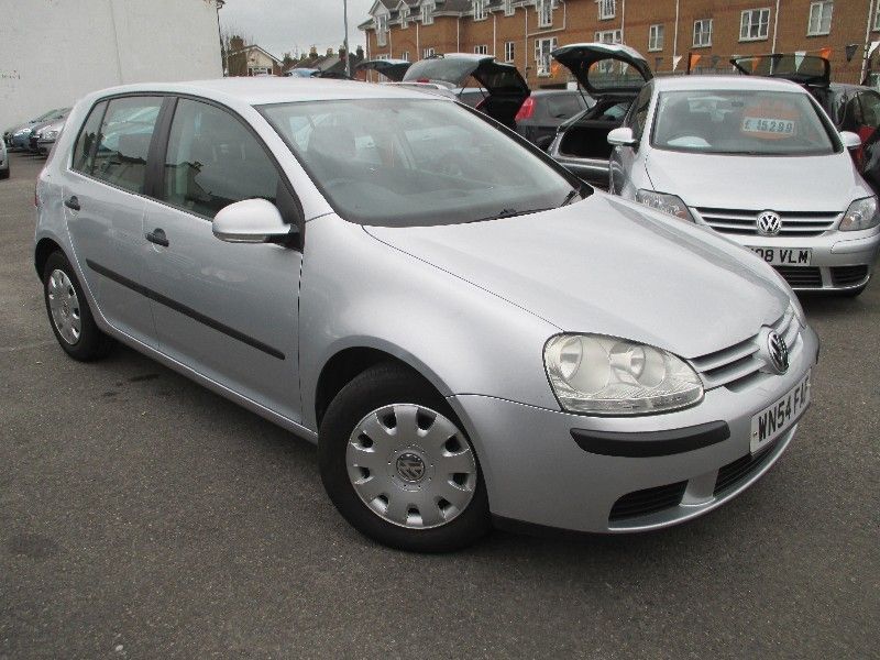 2004 Volkswagen Golf 1.4 S 5d image 1
