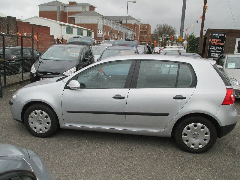 2004 Volkswagen Golf 1.4 S 5d image 2