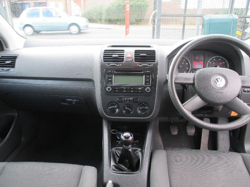 2004 Volkswagen Golf 1.4 S 5d image 4