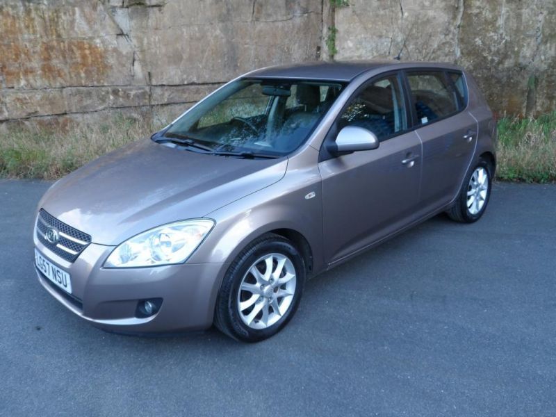 2007 Kia C'eed 2 image 1