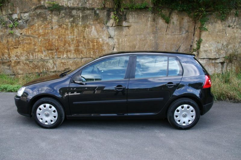 2007 Volkswagen Golf TDi S image 2