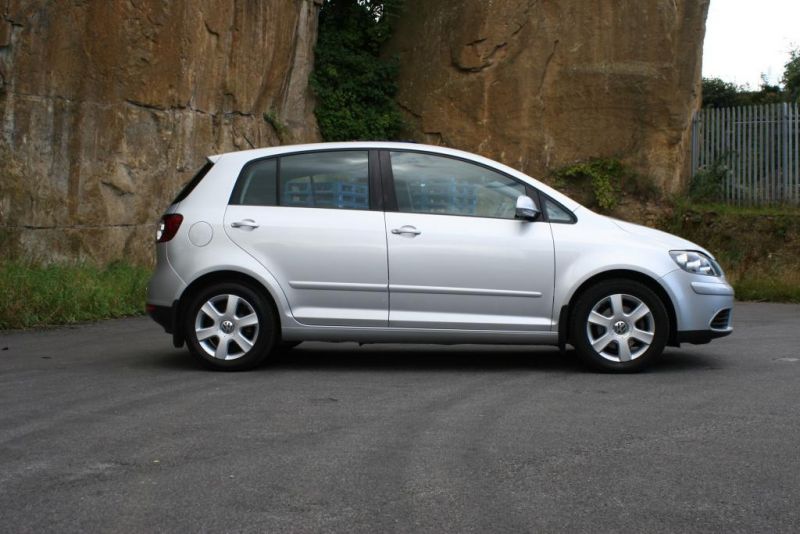2007 Volkswagen Golf image 2