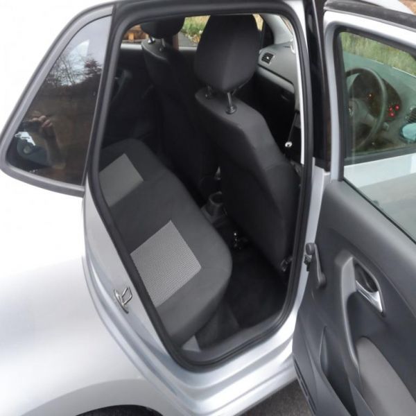 2011 Volkswagen Polo image 5