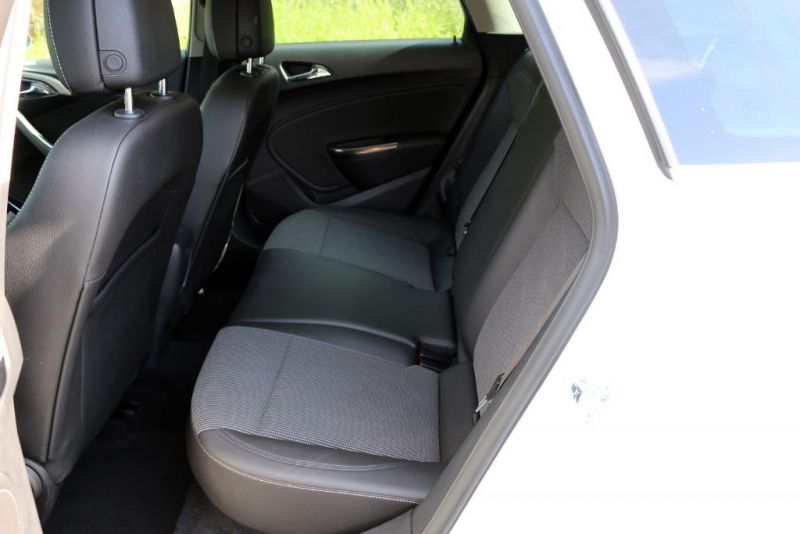 2012 Vauxhall Astra image 5