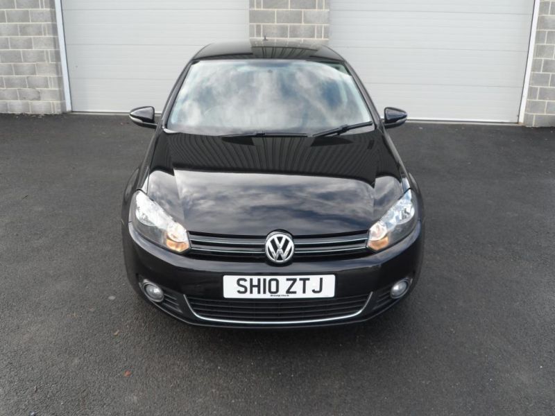 2010 Volkswagen Golf GT TDi image 1