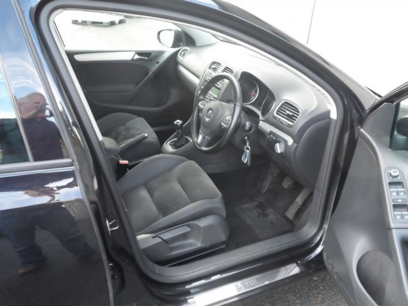 2010 Volkswagen Golf GT TDi image 4