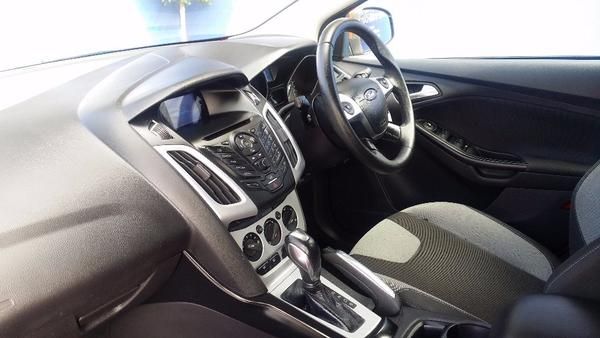 2012 Ford Focus 1.6 Ti-VCT Zetec S 5dr image 5
