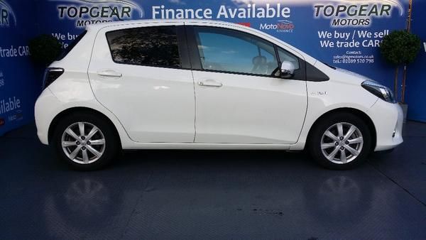 2012 Toyota Yaris 1.5 VVT-i T4 5dr image 2