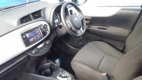 2012 Toyota Yaris 1.5 VVT-i T4 5dr image 5
