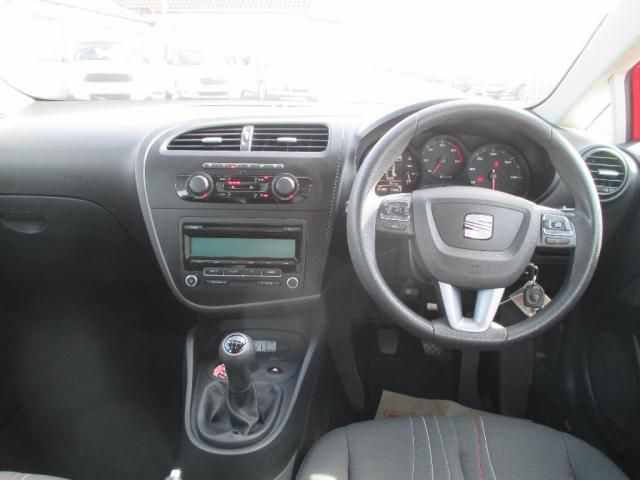 2011 SEAT LEON 1.6 CR TDI 5d image 4