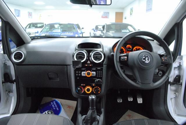 2013 VAUXHALL CORSA 1.2 LIMITED EDITION 3d image 4