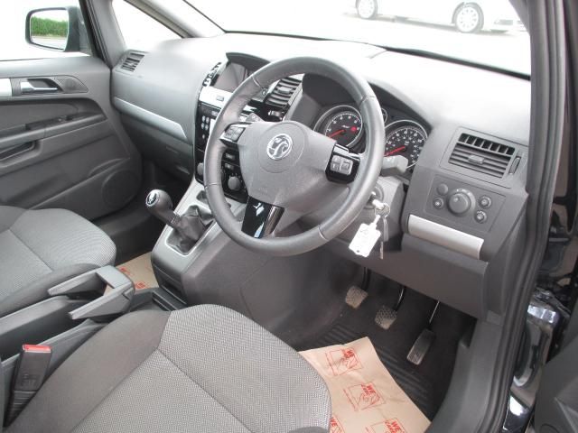 2013 VAUXHALL ZAFIRA 1.6 EXCLUSIV 5d image 4
