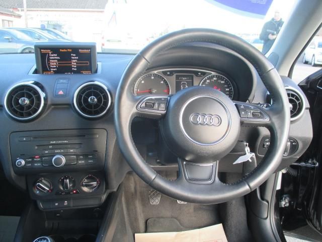 2012 AUDI A1 1.6 TDI SPORT 3d image 4